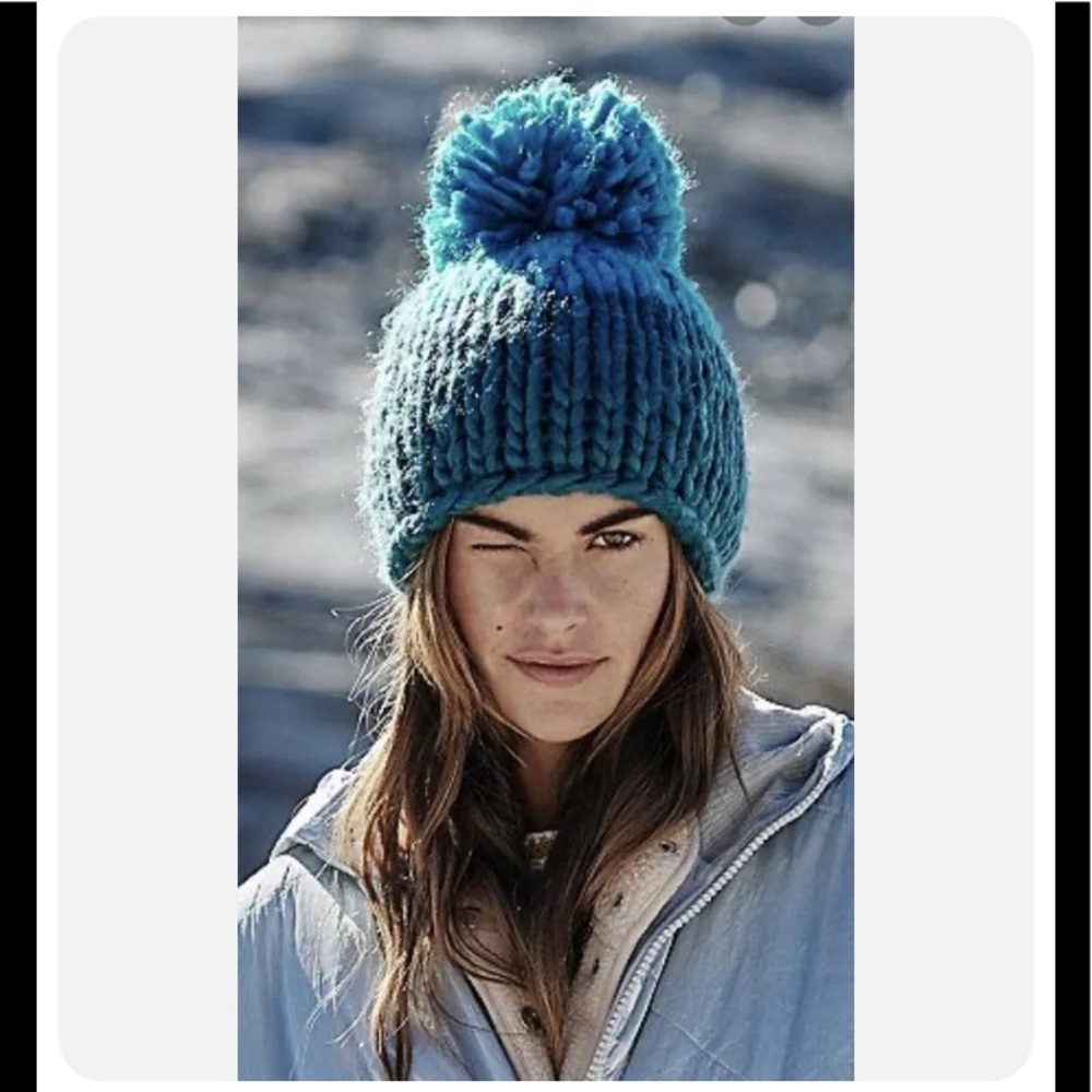 NWOT Free People Cozy Up Color Block Pom Beanie Blue